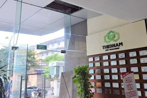 Nguyên nhân vụ thủng trần chung cư khiến 2 người rơi xuống sảnh ở Hà Nội