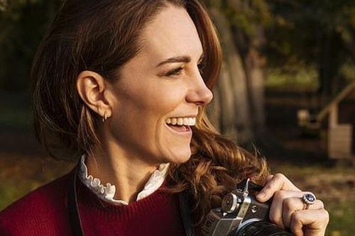 Hình ảnh mới nhất của Công nương Kate khiến dân mạng ngỡ ngàng vì quá xinh đẹp