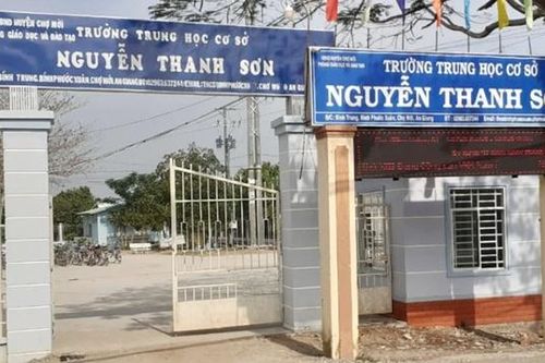 Điều chuyển nguyên hiệu trưởng bị tố gửi hình ảnh nhạy cảm