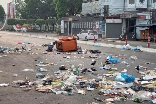 Hơn 500 người thiệt mạng từ ngày 1/2, dân Myanmar chọn 'xả rác' để biểu tình