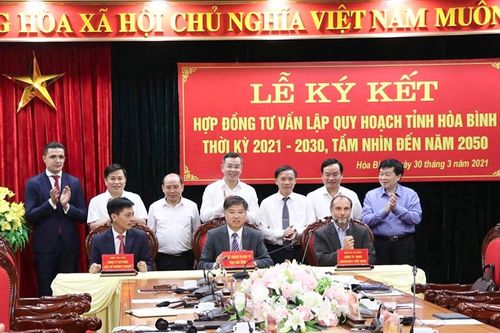 Ký kết hợp đồng tư vấn lập quy hoạch tỉnh Hòa Bình thời kỳ 2021 - 2030