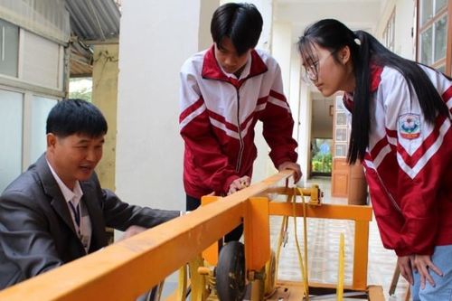 Thi KHKT cho học sinh trung học: Phần tất yếu của đổi mới giáo dục