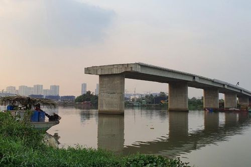TP. HCM: Nhiều cây cầu tiền tỷ bị 'lỡ nhịp'