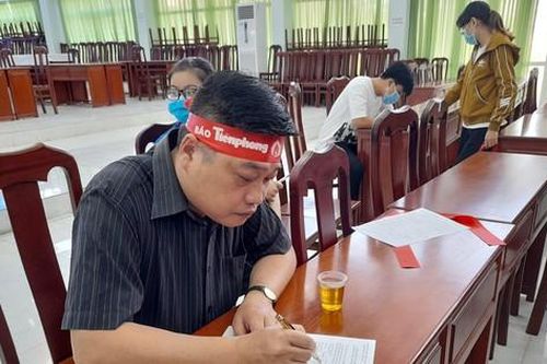 Cán bộ, giảng viên tiên phong vì nghĩa cử cao đẹp