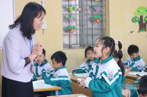 Giáo viên vất vả với yêu cầu minh chứng của Bộ GD-ĐT: 'Không rõ để làm gì'