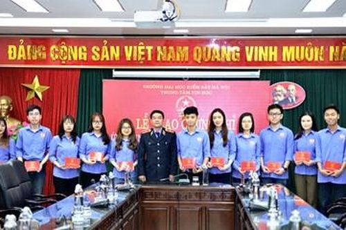 Trường Đại học Kiểm sát Hà Nội trao Chứng chỉ ứng dụng công nghệ thông tin cơ bản