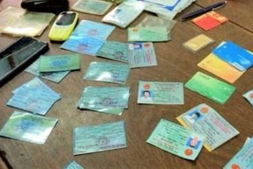 Bắt nhóm tội phạm công nghệ cao dùng CMND giả chiếm đoạt tiền trong ngân hàng