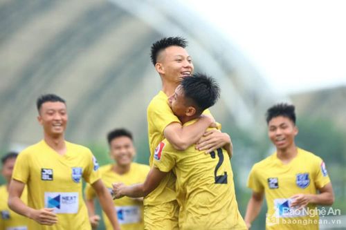 U19 SLNA: 'Gian nan tỏ mặt anh hào'