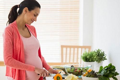Dinh dưỡng đúng cách cho bà bầu thời kỳ mang thai