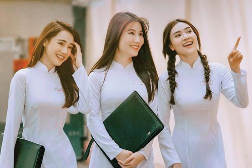 Lan Ngọc - Nhã Phương - Diễm My diện áo dài đọ sắc: Khẳng định đẳng cấp 'ngọc nữ' màn ảnh Việt