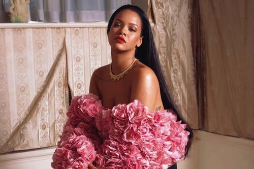 Rihanna tung hint sớm quay trở lại sân khấu trong thời gian tới
