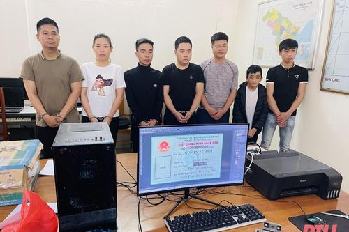 Bắt giữ ổ nhóm tội phạm làm giả CMND để lừa đảo chiếm đoạt gần 500 triệu đồng