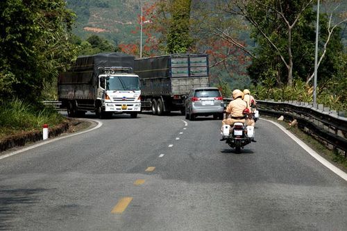 Cần sớm khắc phục những ''điểm đen'' trên đèo Bảo Lộc