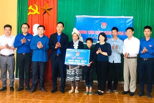Khánh thành 'Ngôi nhà 26-3' tại Hồng Quang