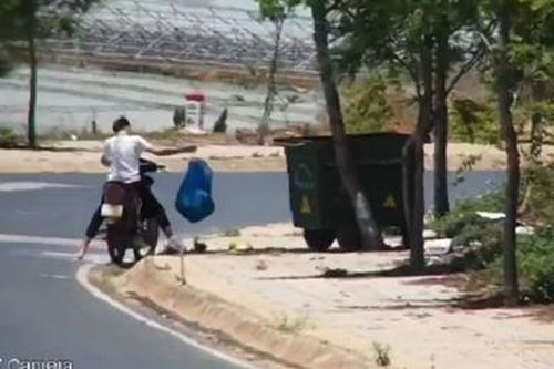 Quăng bịch rác không đúng chỗ, mất ngay 1,5 triệu đồng