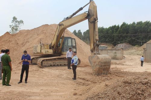 Phát hiện nhiều bãi tập kết, rửa cát 'lậu' quy mô lớn