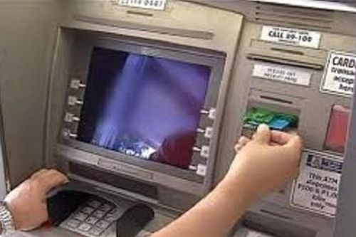 Phá băng dùng hàng trăm CMND giả làm thẻ ATM ở Sài Gòn