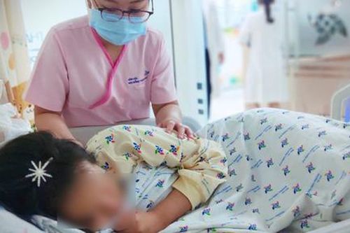 Áp lực học đường, bé gái 13 tuổi uống thuốc trừ sâu tự tử