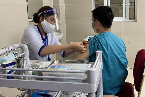 Đẩy nhanh tiến độ tiêm vắc xin phòng Covid-19