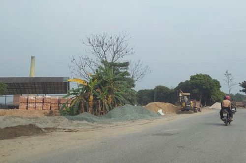 Xóa điểm bán vật liệu chiếm dụng hè, đường