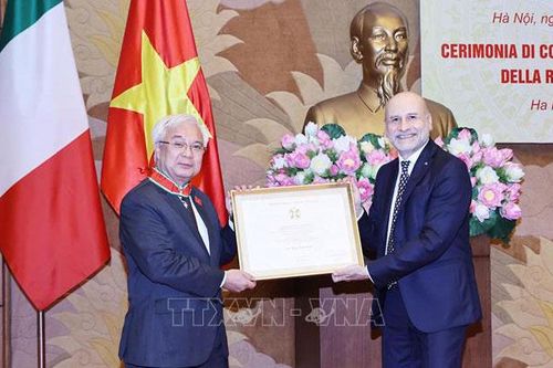 Hoạt động của lãnh đạo Đảng, Nhà nước