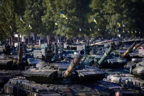 Tổng tham mưu trưởng Quân đội Ukraine tuyên bố bắt đầu chiến dịch tại Donbass