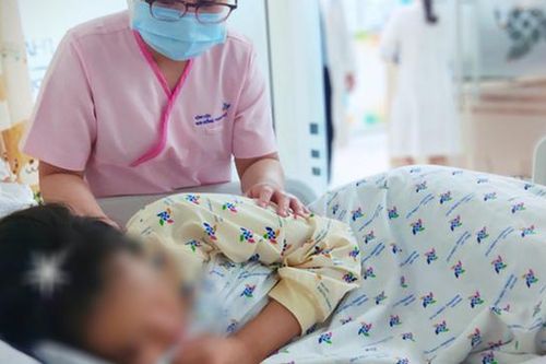 Bé gái 13 tuổi uống thuốc sâu tự tử