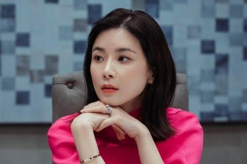 Nhan sắc Lee Bo Young ngày trở lại màn ảnh