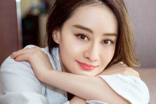 Trần Đức Dung lên tiếng về phát ngôn xấu hổ khi vào vai mẹ ở tuổi 47