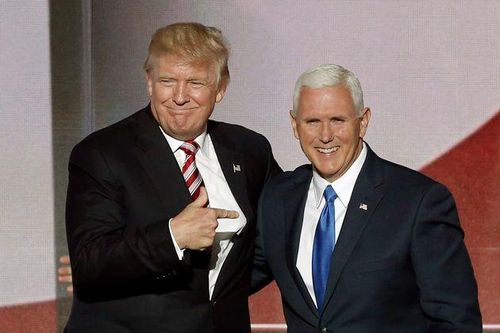 Ông Pence bất ngờ tái xuất