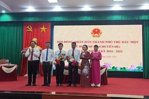 Bầu bổ sung Phó Chủ tịch và Ủy viên UBND TP Thủ Dầu Một nhiệm kỳ 2016-2021