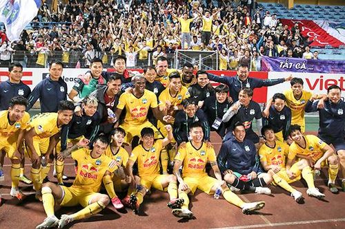 'HLV Kiatisuk giúp cầu thủ HAGL hưng phấn thi đấu'