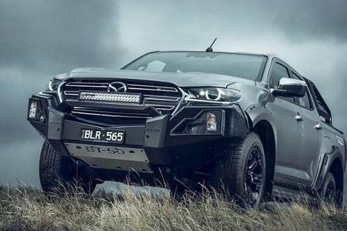 Mazda BT-50 Thunder 2021 có vũ khí gì để 'đấu' Ford Ranger Wildtrak?