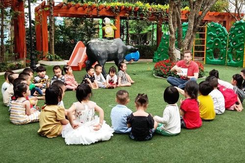 Cho trẻ mẫu giáo làm quen với tiếng Anh: Băn khoăn tuyển dụng giáo viên