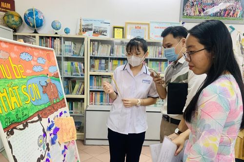 Đưa sách đến gần hơn với học trò