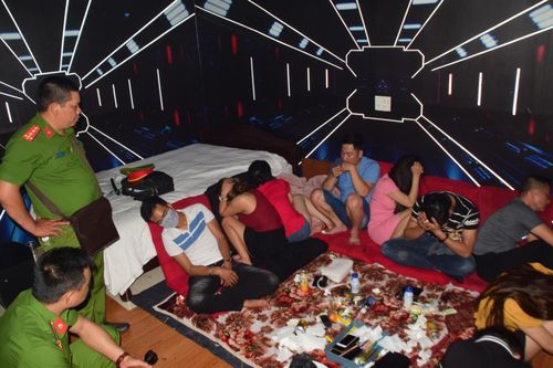 Huế: Tạm giữ hình sự 14 đối tượng 'bay lắc' trong nhà nghỉ