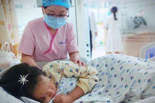 Bé gái 13 tuổi uống thuốc trừ sâu tự tử khi bị bạn bè tẩy chay