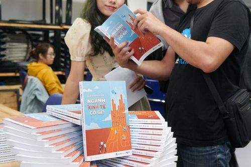 'Người trong muôn nghề - Ngành Kinh tế có gì?': Sách 'gối đầu giường' cho sinh viên ngành Kinh tế