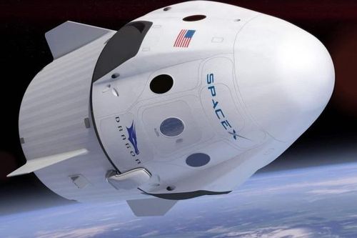 SpaceX sẽ tổ chức chuyến du hành vũ trụ đầu tiên không có phi hành gia chuyên nghiệp