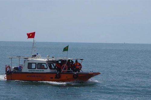 Quy định của Luật Biên phòng Việt Nam về trang phục, màu sắc, cờ hiệu, phù hiệu và dấu hiệu nhận biết phương tiện của BĐBP