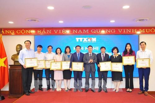 Thông tấn xã Việt Nam đẩy mạnh thi đua, hoàn thành xuất sắc nhiệm vụ năm 2021