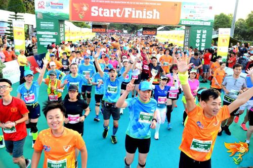 Màu áo BIDV nhuộm xanh giải vô địch quốc gia Marathon 2021
