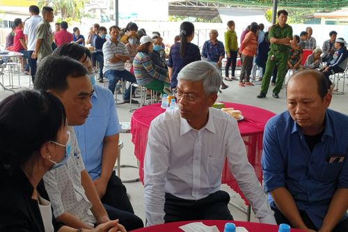 Lãnh đạo TPHCM viếng các nạn nhân vụ 6 người trong gia đình tử vong vì cháy