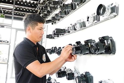 Bất ngờ trước chàng trai miền Tây sở hữu bộ sưu tập 600 chiếc máy ảnh