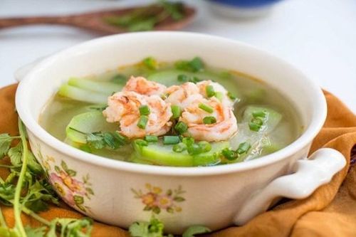 Cách làm canh bầu nấu tôm ngọt dịu ngày đầu hè oi bức