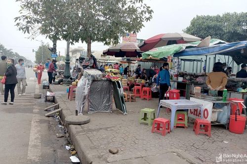 Sớm giải quyết tình trạng lộn xộn trước Bệnh viện Hữu nghị Đa khoa Nghệ An