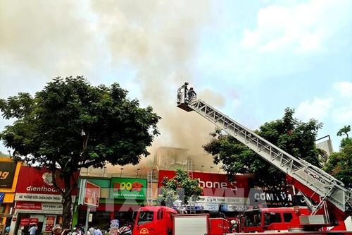 Cháy gần trường học ở trung tâm Thành phố Hồ Chí Minh
