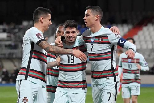 Ronaldo ghi bàn đầu tiên ở vòng loại World Cup 2022