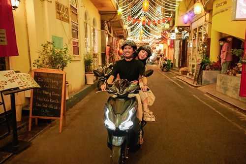 Một ngày dạo quanh Sài Gòn cực tình cảm khiến người khác 'phát hờn' của Mie – Hồng Thanh