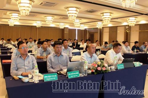 'Cạo hết cây, lấy hết mủ' để nâng cao năng suất, chất lượng mủ cao su